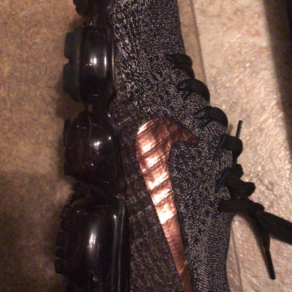 NIKE AIR VAPORMAX
